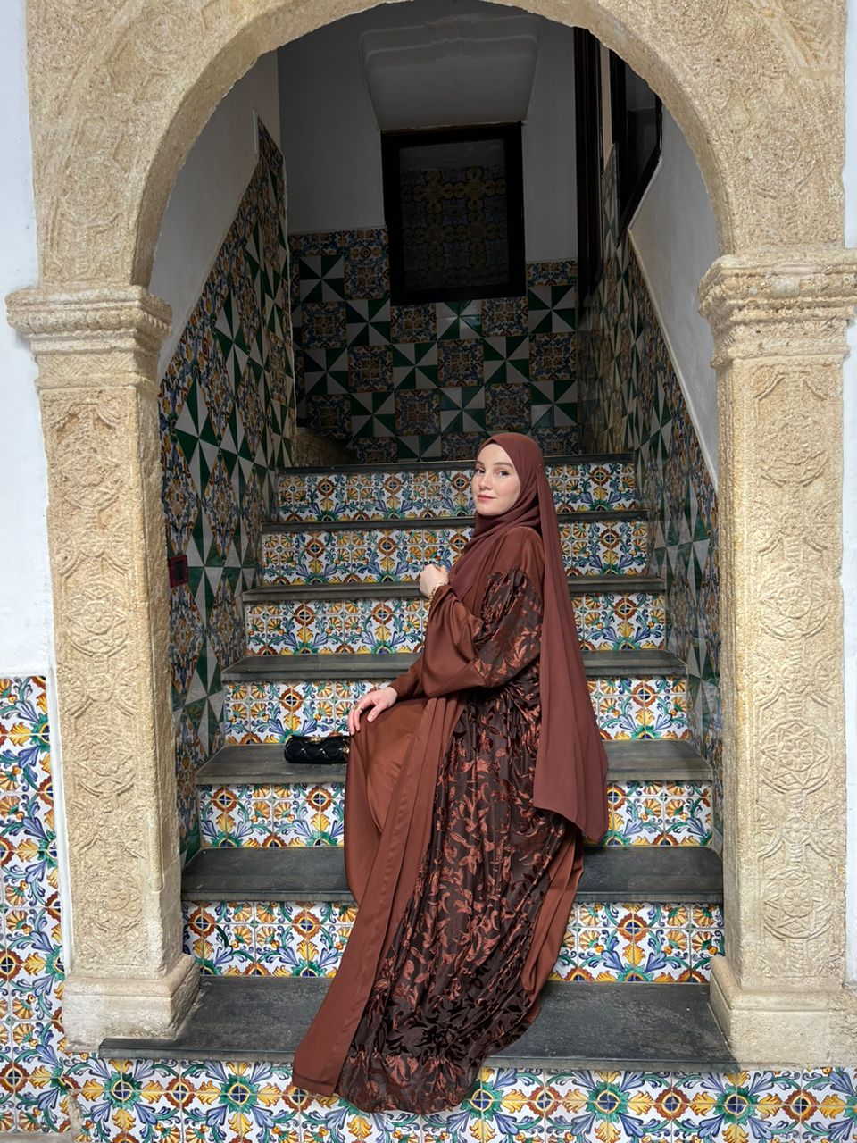 ABAYA NOUR AU MARRON