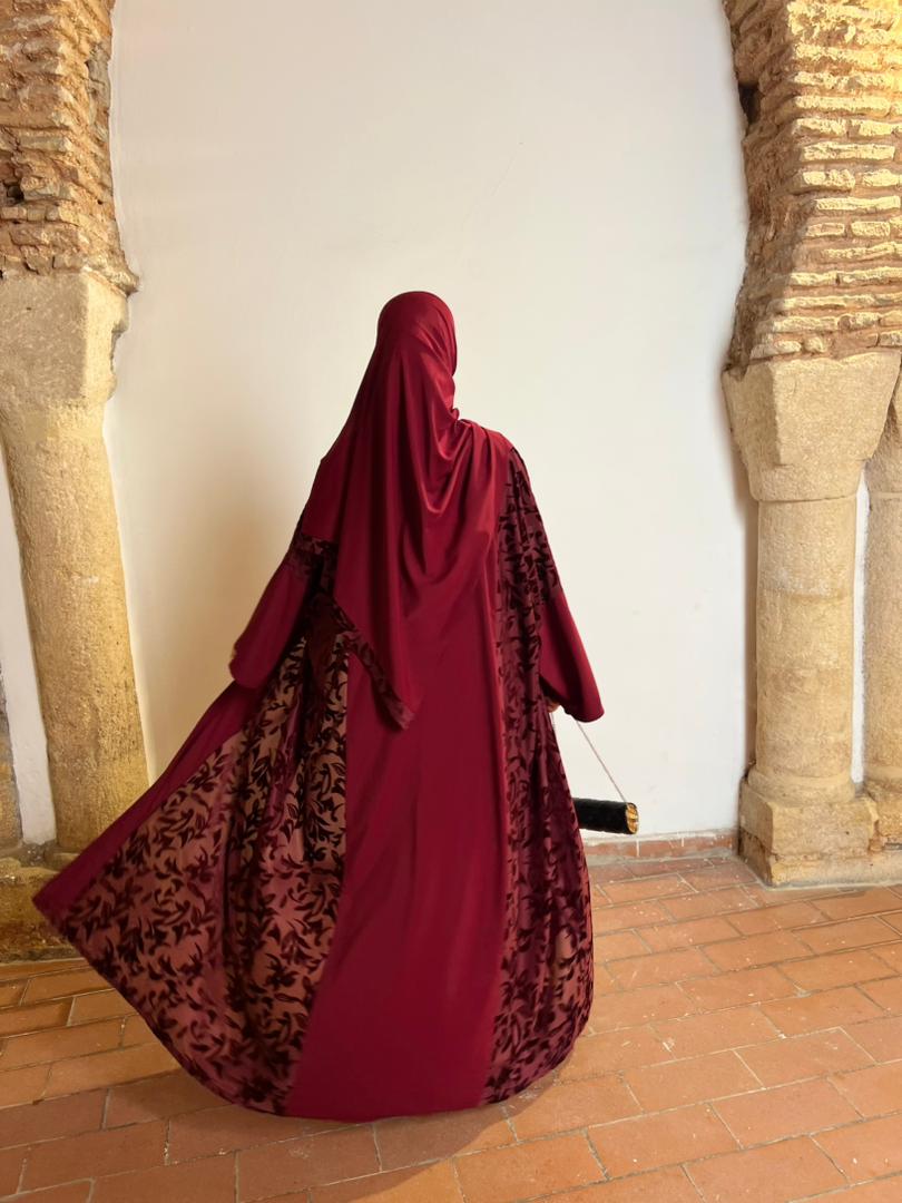 ABAYA NOUR AU BORDEAU